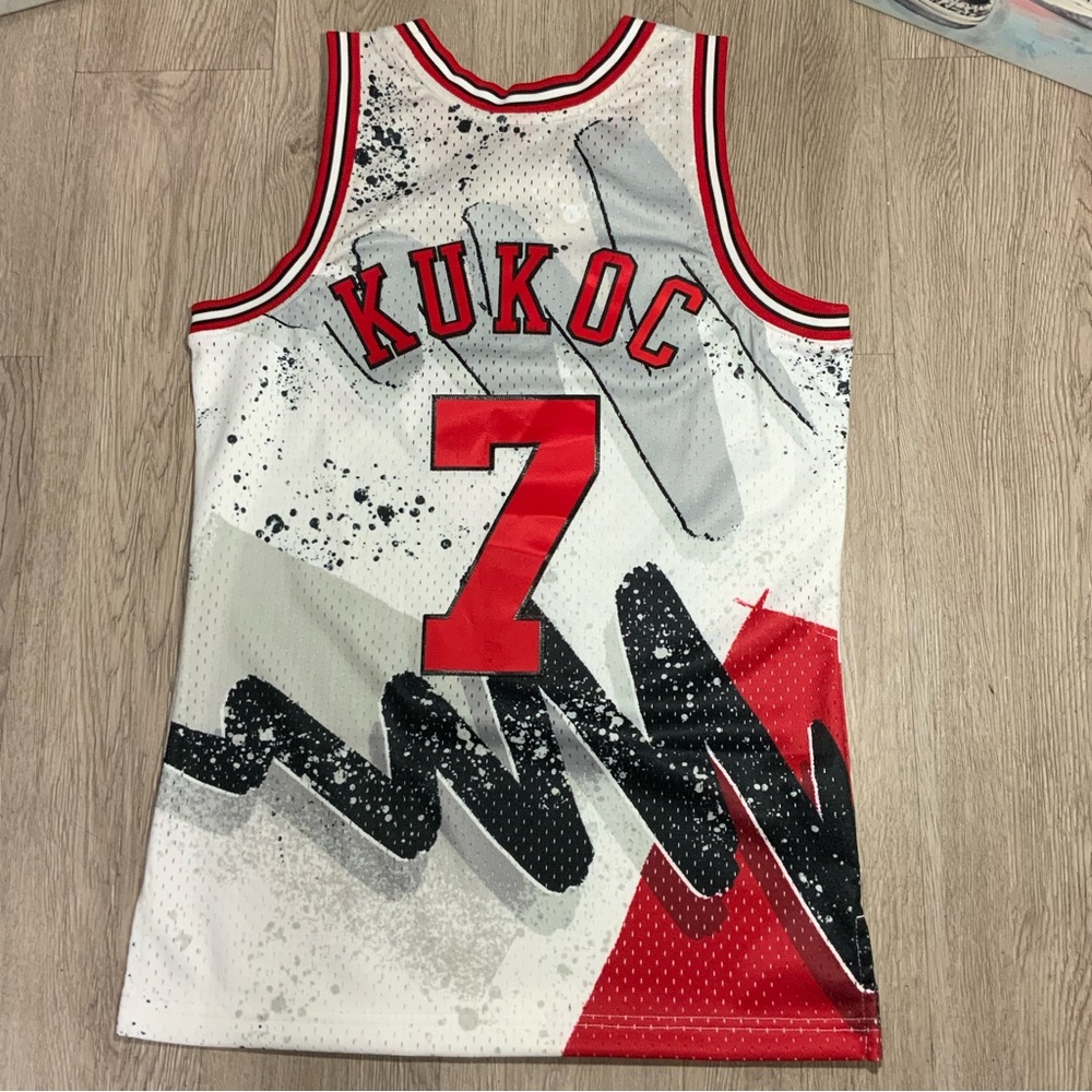 New Mitchell & Ness White Chicago Bulls 97-98 Toni Kukoc Swingman Jersey S - Picture 3 of 11